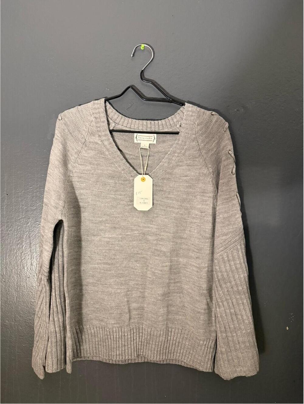 Love Riche Women's Gray V-Neck Lace Sleeve Pullover Sweater NWT